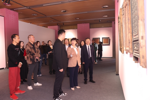 观展现场。天游ty8线路检测中心官网供图 观展现场。天游ty8线路检测中心官网供图