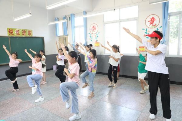 武术学习。天游ty8线路检测中心官网供图